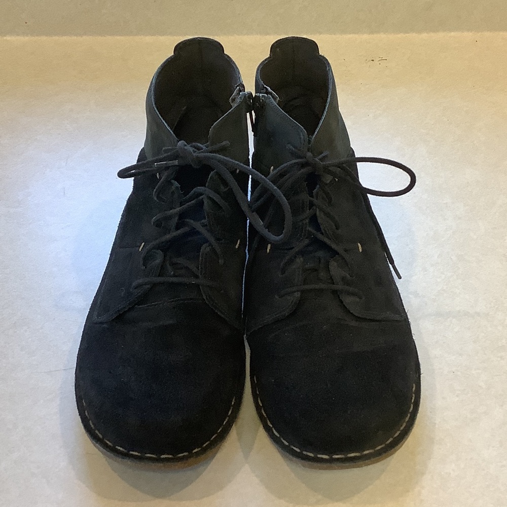 Clarks Tamantha Women’s Lace Up Suede Cushion Ankle Comfort Bootie 9.5M Black - Picture 2 of 9